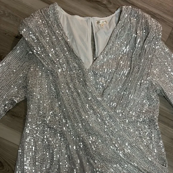 Silver dress - Picture 3 of 7